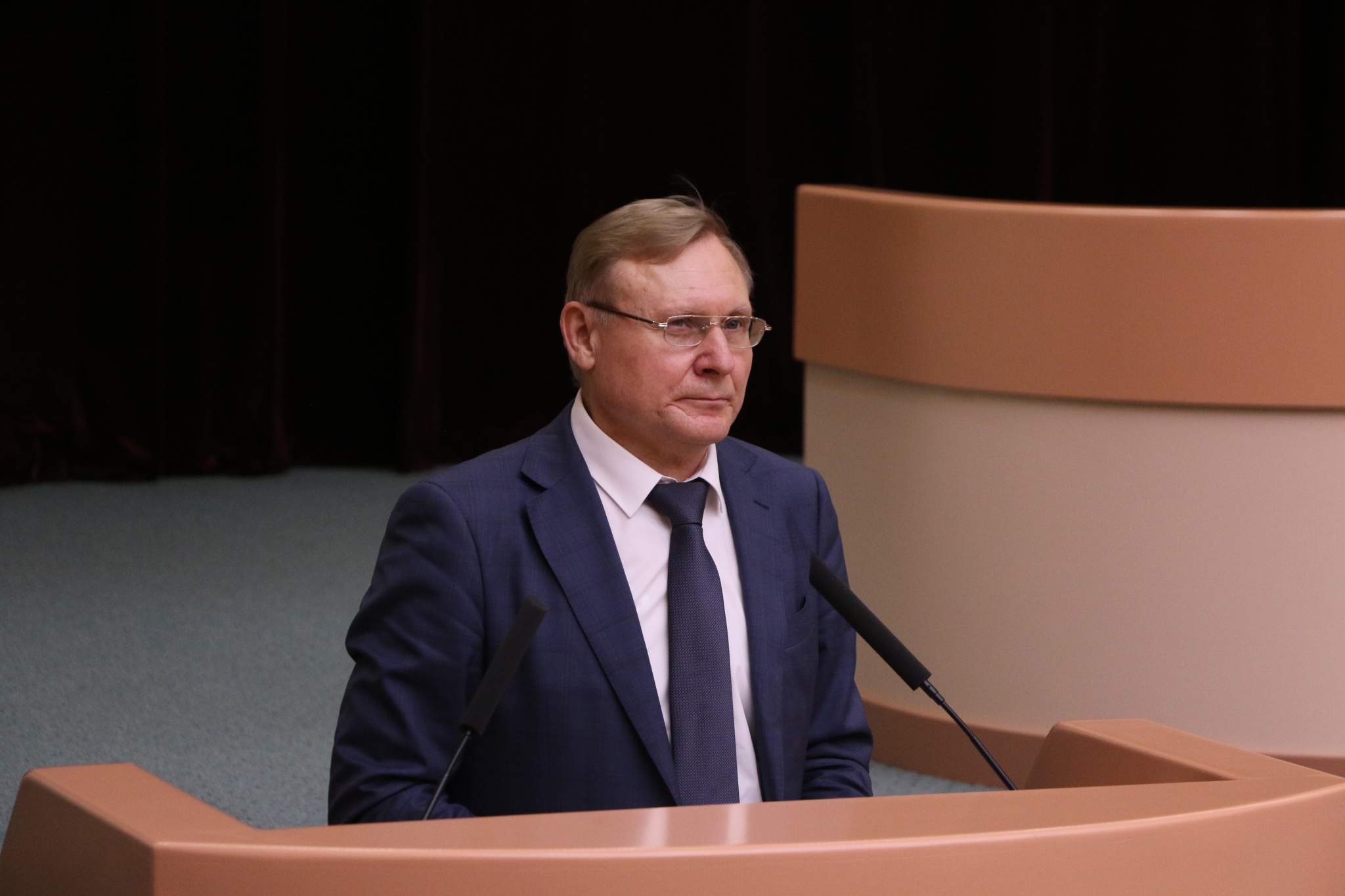 Владимир Попов