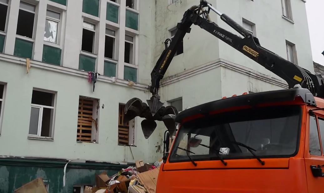 демонтаж общежития.png