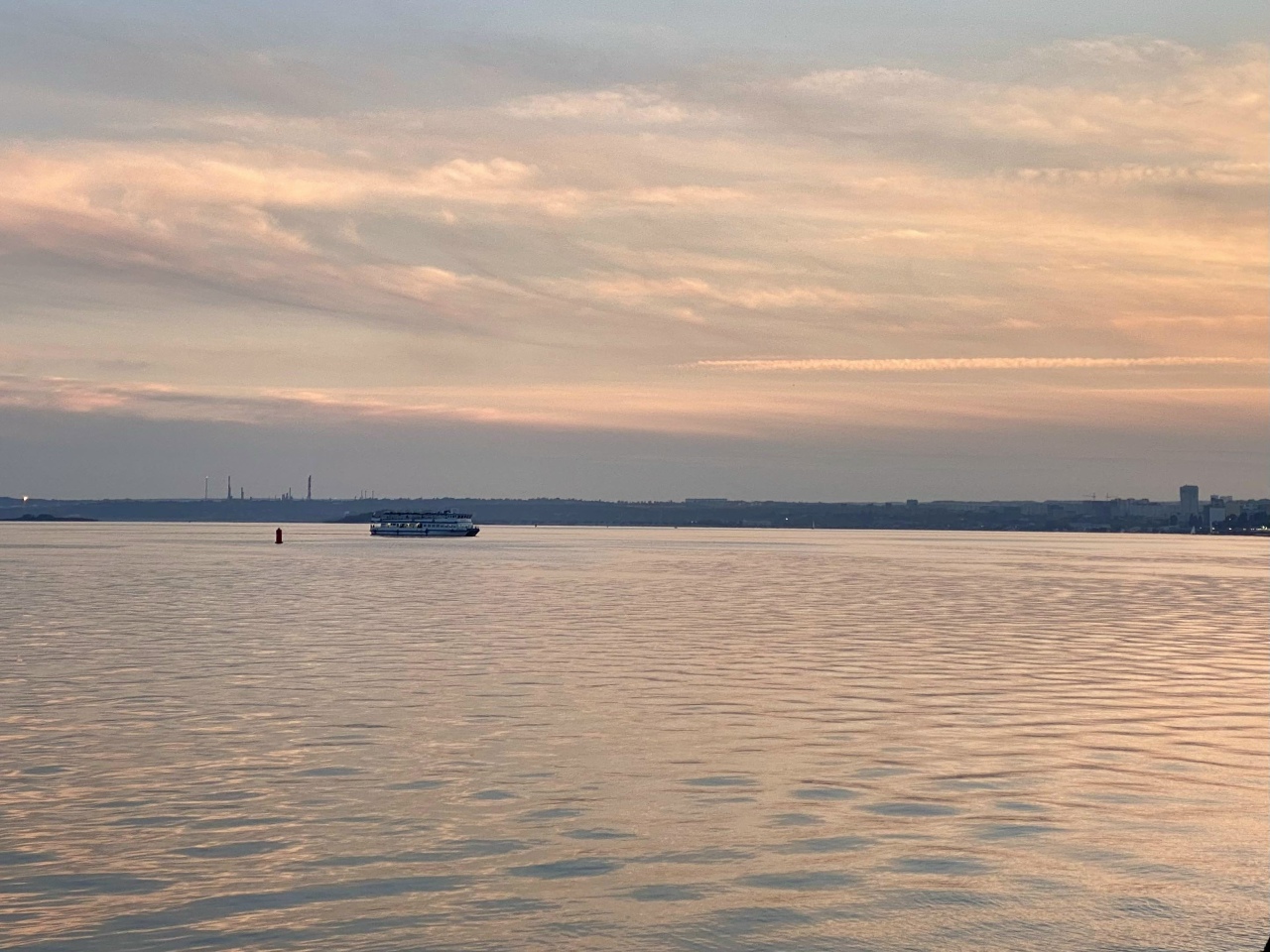 Волга, навигация, фото И. Романова.jpg