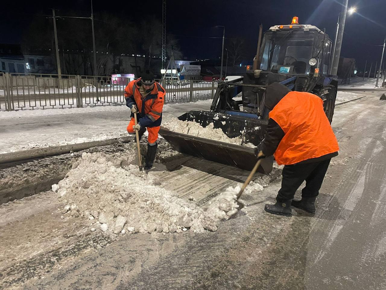 Уборка снега, зима