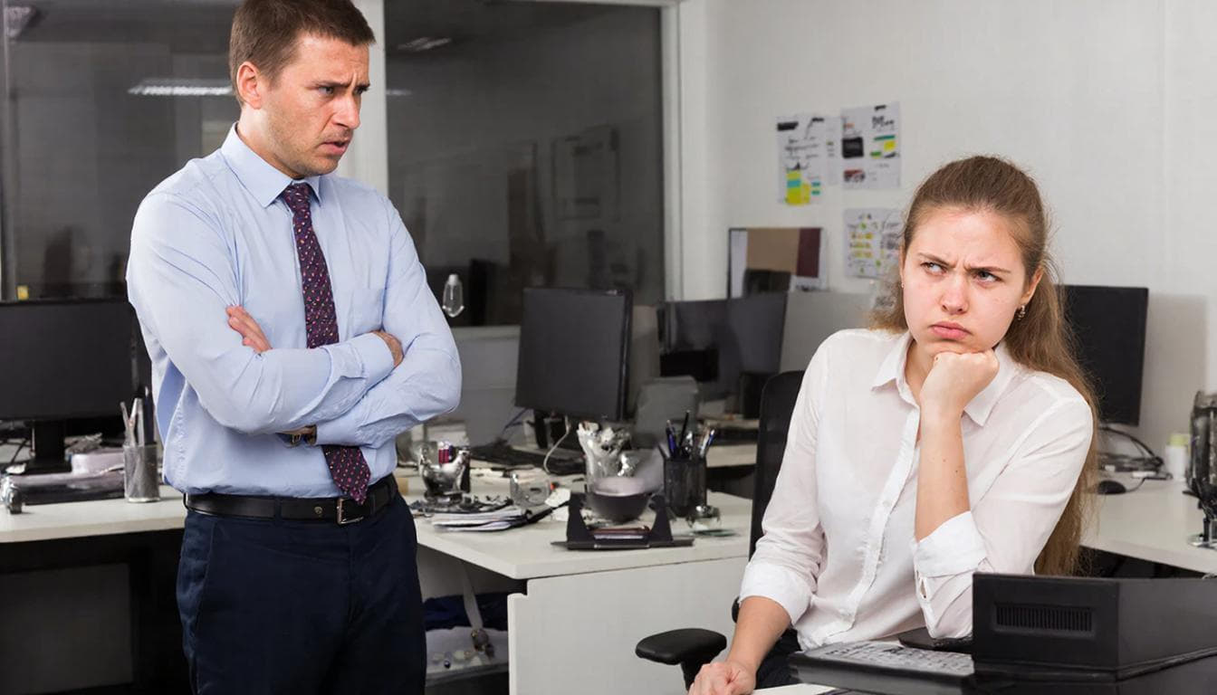 офис, конфликт, ИИ.jpg